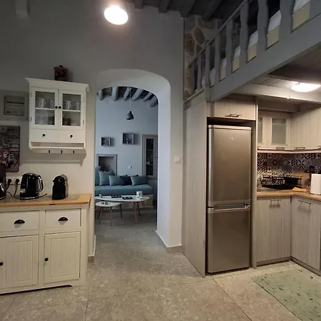 Traditional House In The Heart Of Naxos Holiday home Dhamarionas